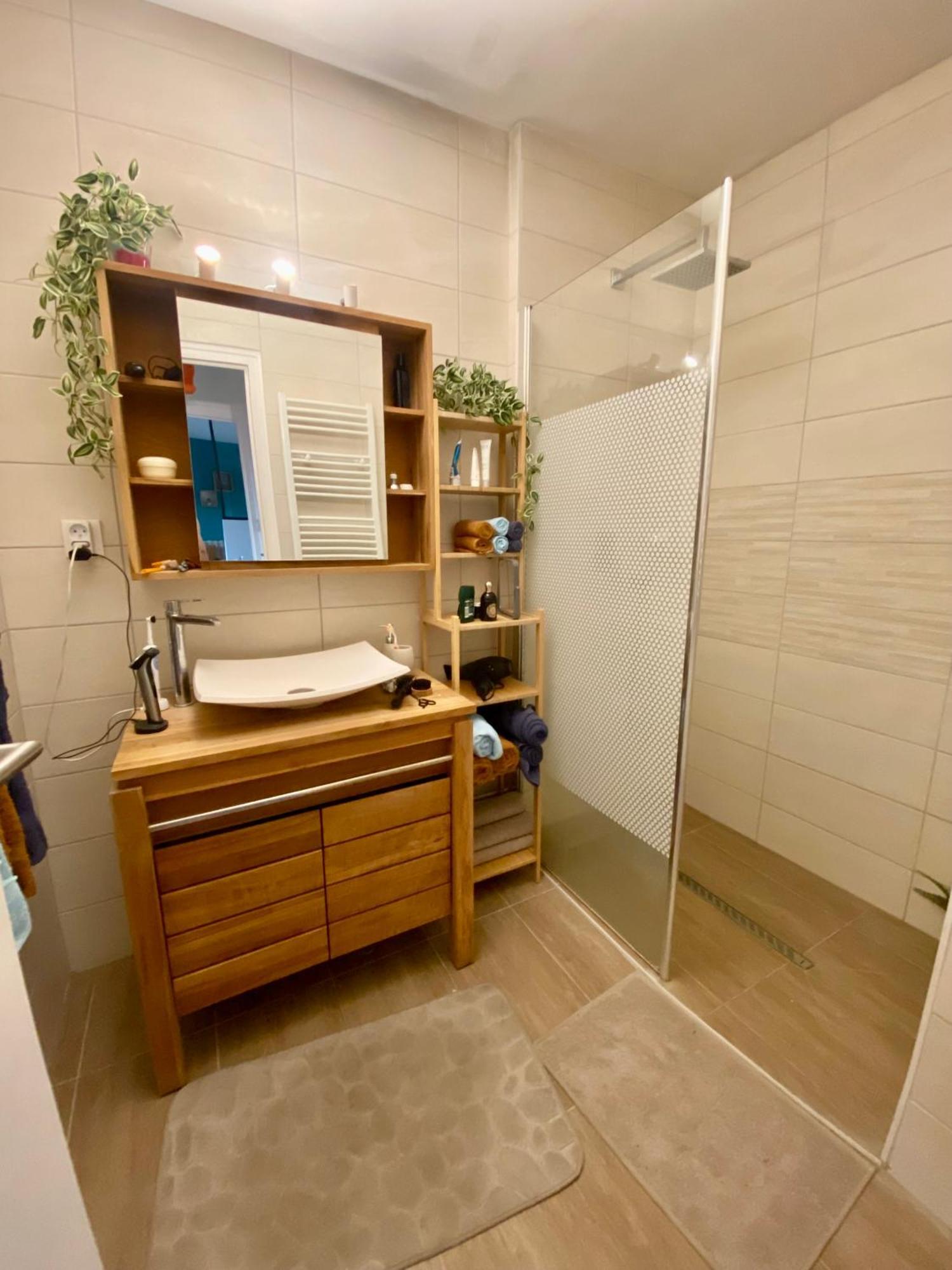 Apartamento Le Paisible Décines-Charpieu Exterior foto